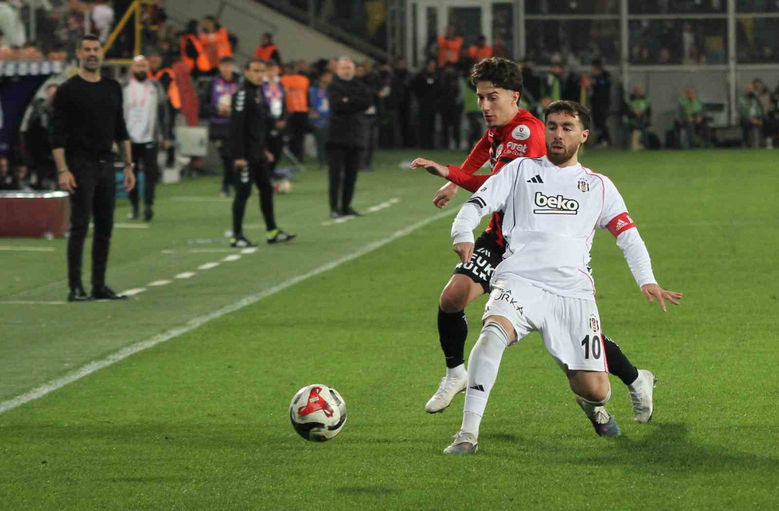 Trendyol Süper Lig: Gençlerbirliği: 0 - Beşiktaş: 2 (Maç sonucu)
Trendyol Süper Lig: Gençlerbirliği: 0 - Beşiktaş: 2 (Maç sonucu)