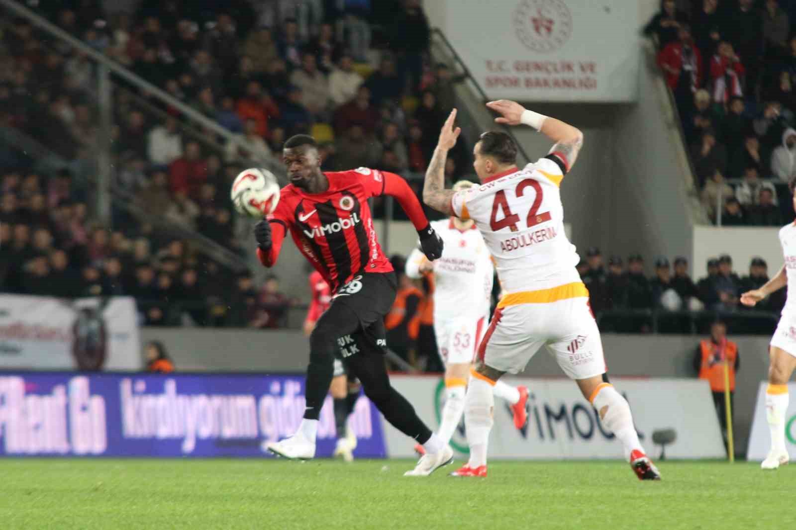 Trendyol Süper Lig: Gençlerbirliği: 0 - Galatasaray: 1 (Maç devam ediyor)
