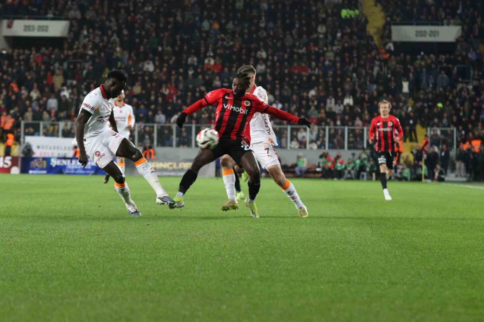 Trendyol Süper Lig: Gençlerbirliği: 0 - Galatasaray: 1 (Maç devam ediyor)
