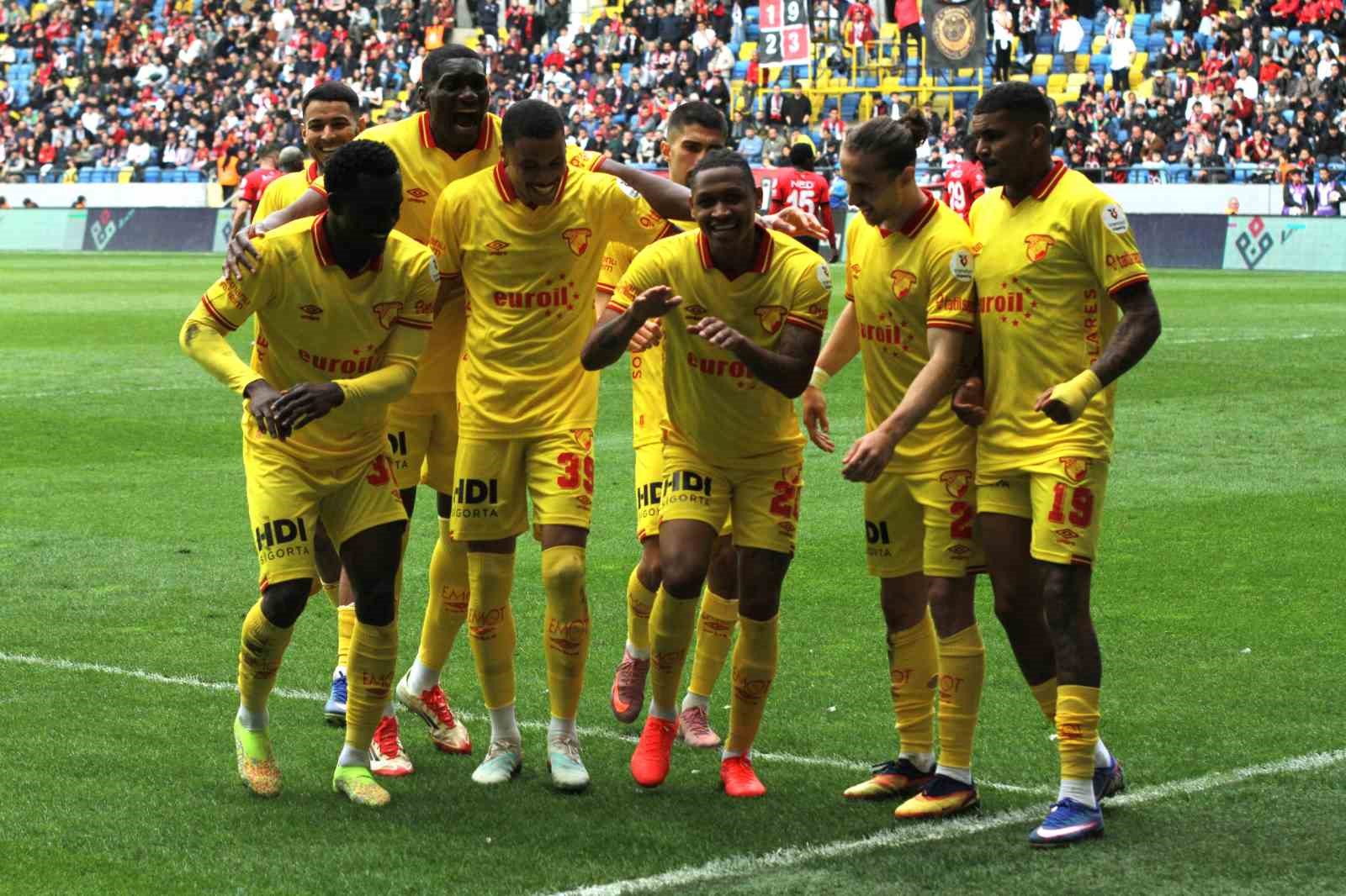 Trendyol Süper Lig: Gençlerbirliği: 0 - Göztepe: 1 (ilk yarı)
Trendyol Süper Lig: Gençlerbirliği: 0 - Göztepe: 1 (ilk yarı)