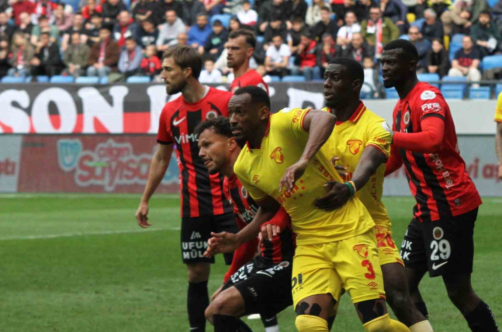 Trendyol Süper Lig: Gençlerbirliği: 0 - Göztepe: 1 (ilk yarı)
Trendyol Süper Lig: Gençlerbirliği: 0 - Göztepe: 1 (ilk yarı)