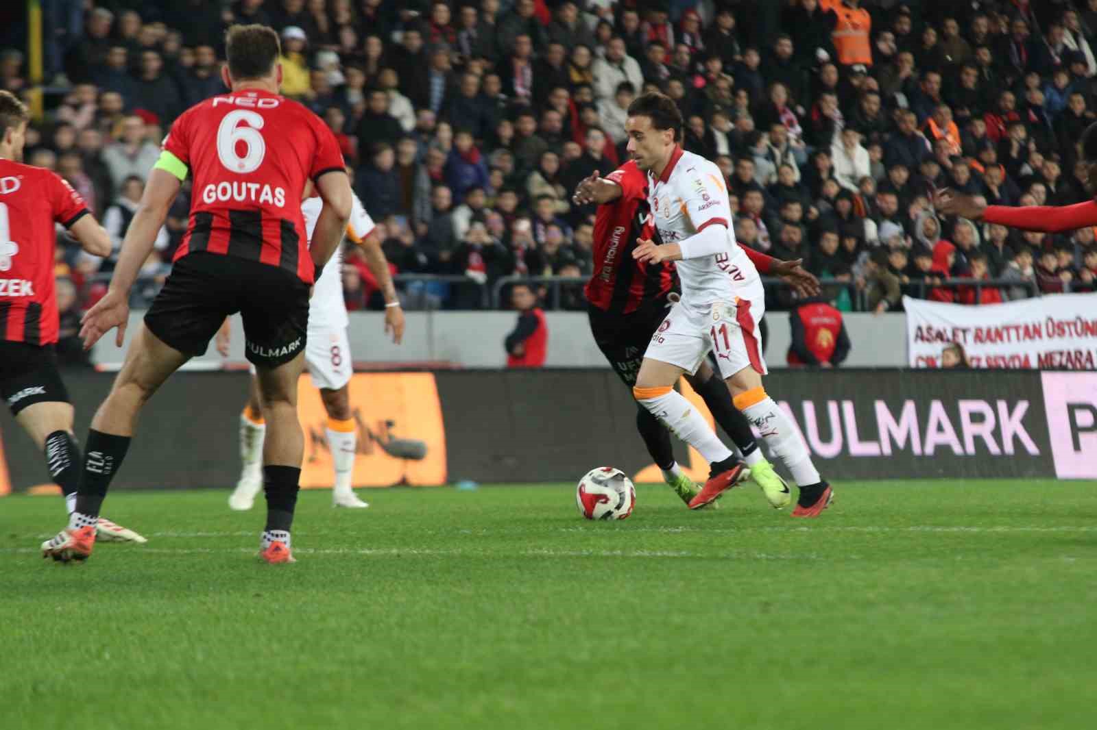 Trendyol Süper Lig: Gençlerbirliği: 1 - Galatasaray: 2 (Maç sonucu)
