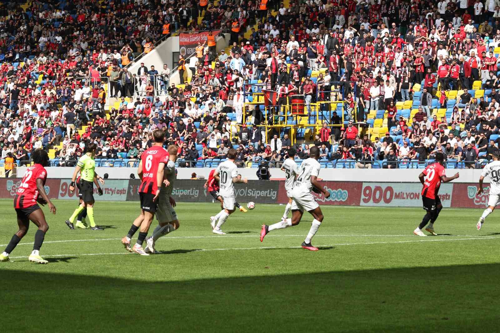 Trendyol Süper Lig: Gençlerbirliği: 1 - Kocaelispor: 0 (İlk yarı)
