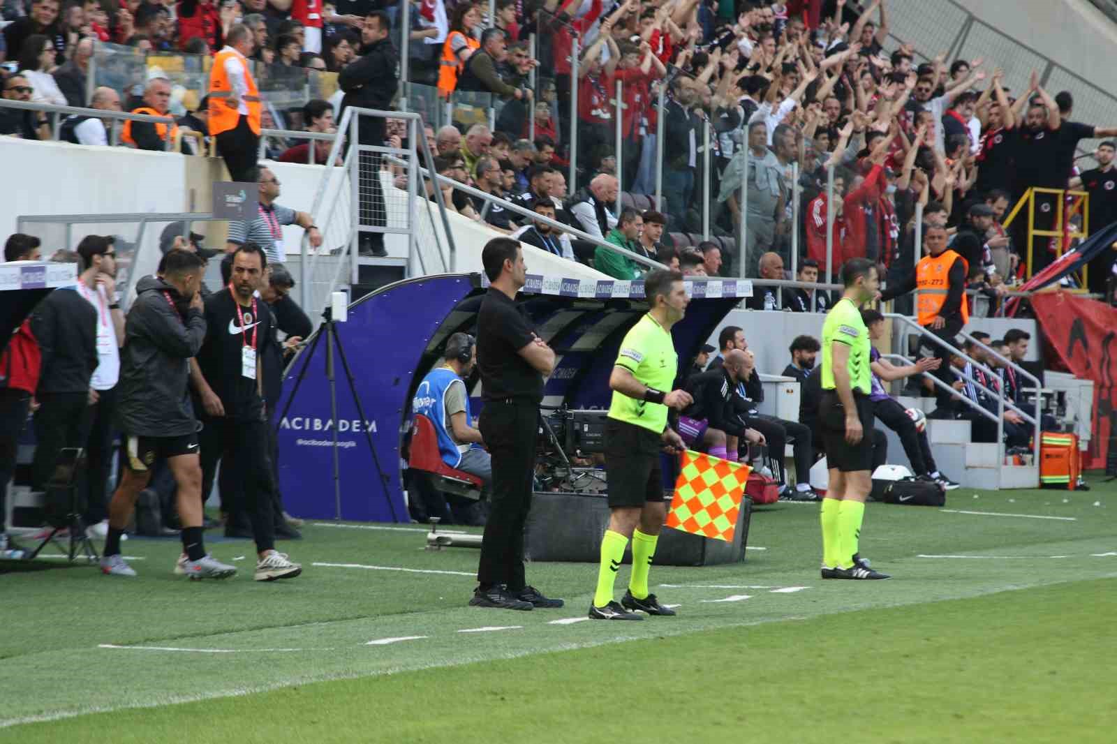 Trendyol Süper Lig: Gençlerbirliği: 1 - Kocaelispor: 0 (İlk yarı)
