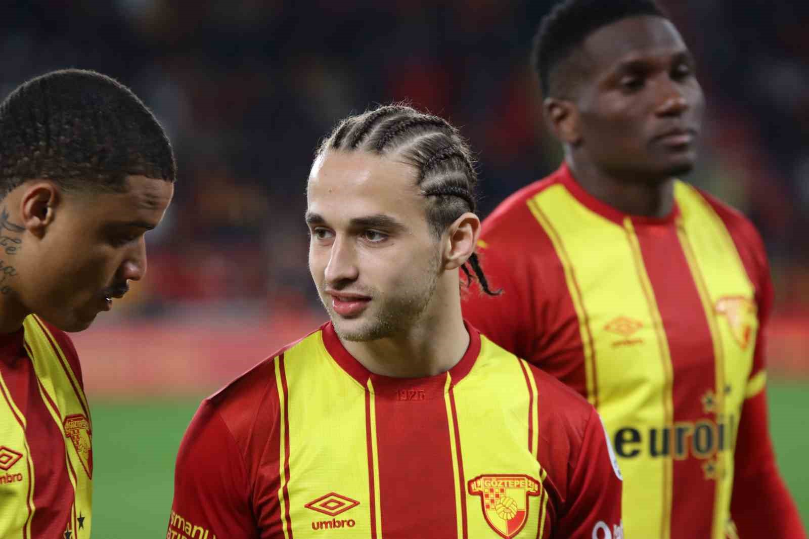 Trendyol Süper Lig: Göztepe: 0 - Eyüpspor: 0 (İlk yarı)
