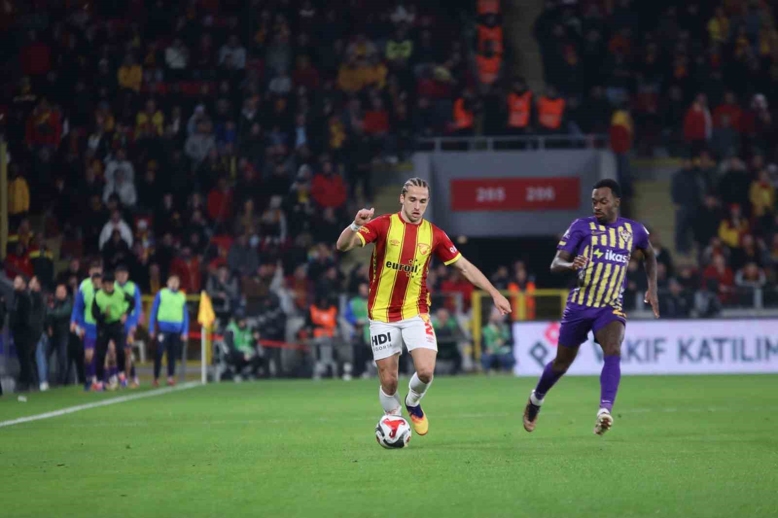 Trendyol Süper Lig: Göztepe: 0 - Eyüpspor: 0 (Maç sonucu)
Trendyol Süper Lig: Göztepe: 0 - Eyüpspor: 0 (Maç sonucu)