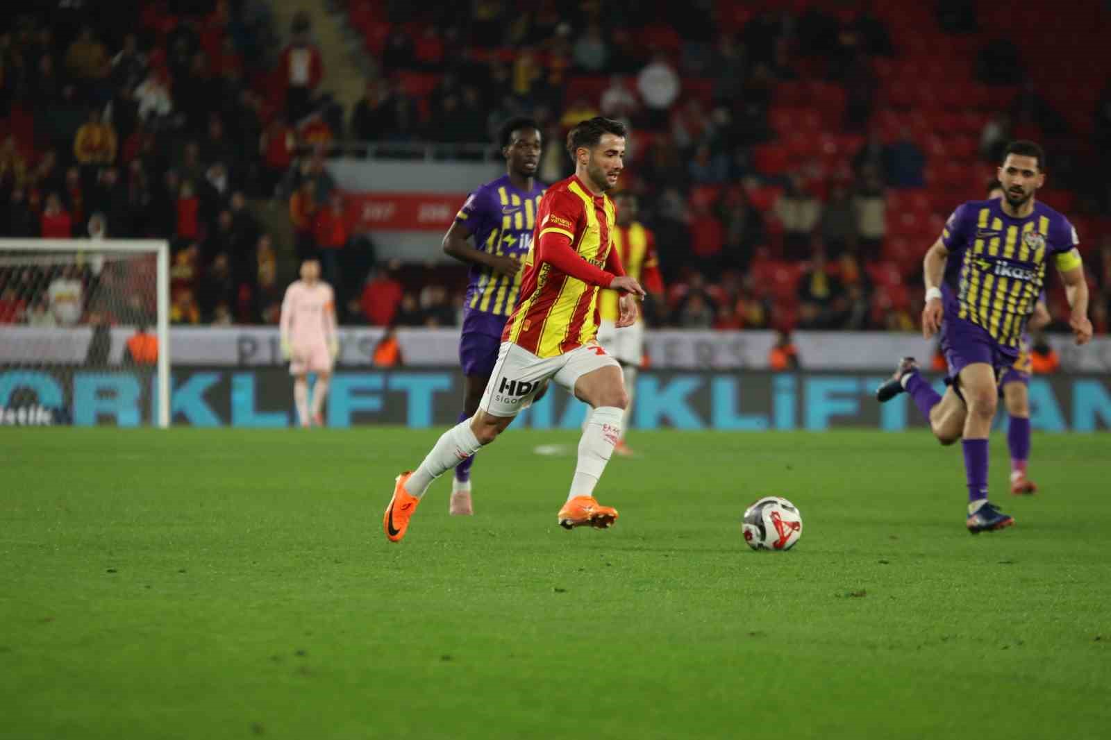 Trendyol Süper Lig: Göztepe: 0 - Eyüpspor: 0 (Maç sonucu)
Trendyol Süper Lig: Göztepe: 0 - Eyüpspor: 0 (Maç sonucu)