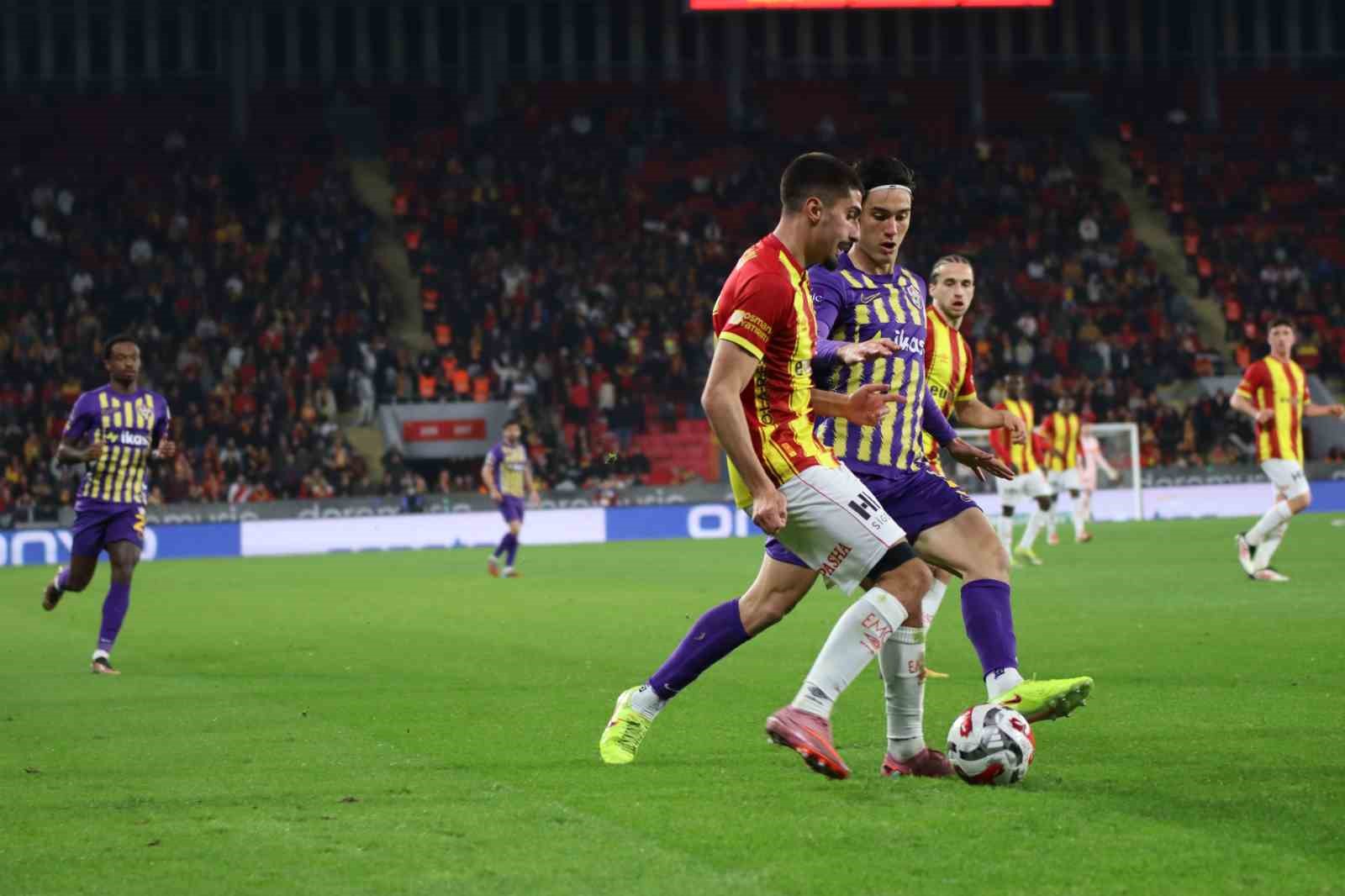 Trendyol Süper Lig: Göztepe: 0 - Eyüpspor: 0 (Maç sonucu)
Trendyol Süper Lig: Göztepe: 0 - Eyüpspor: 0 (Maç sonucu)