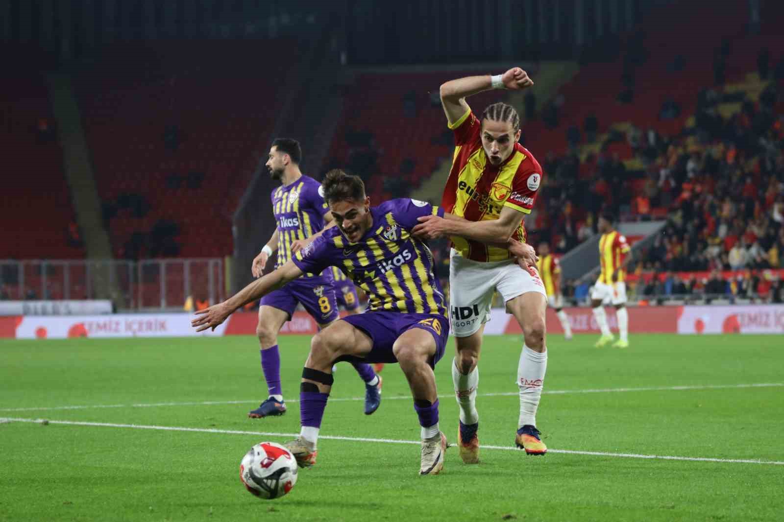 Trendyol Süper Lig: Göztepe: 0 - Eyüpspor: 0 (Maç sonucu)
Trendyol Süper Lig: Göztepe: 0 - Eyüpspor: 0 (Maç sonucu)