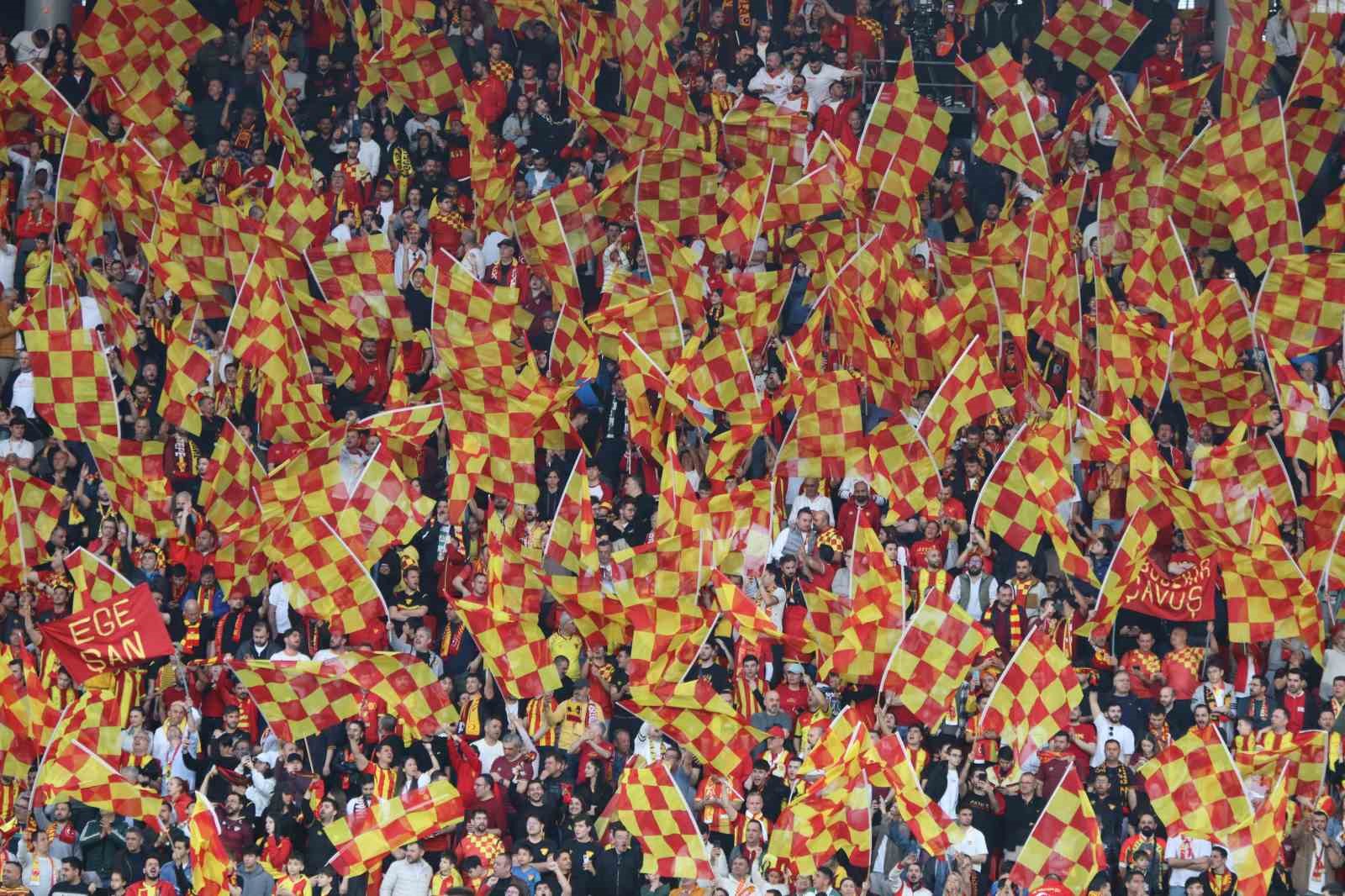 Trendyol Süper Lig: Göztepe: 0 - Galatasaray: 1 (Maç devam ediyor)
