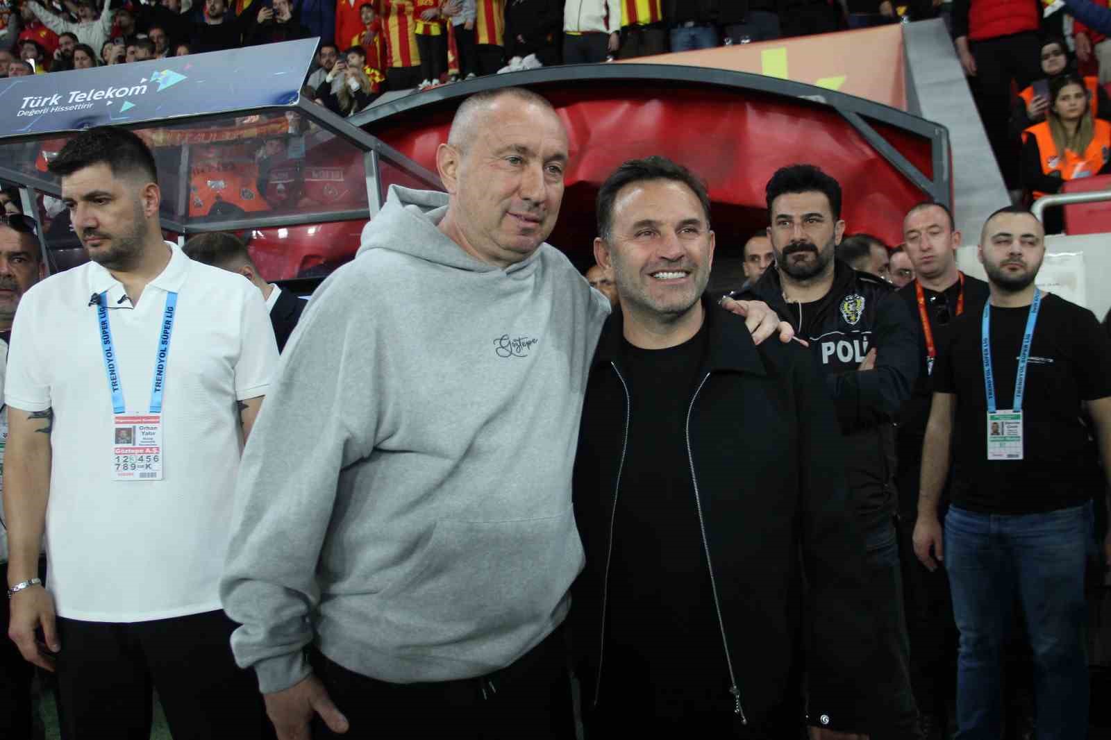 Trendyol Süper Lig: Göztepe: 0 - Galatasaray: 1 (Maç devam ediyor)
