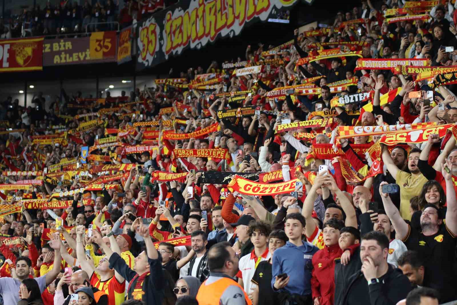 Trendyol Süper Lig: Göztepe: 0 - Galatasaray: 1 (Maç devam ediyor)
