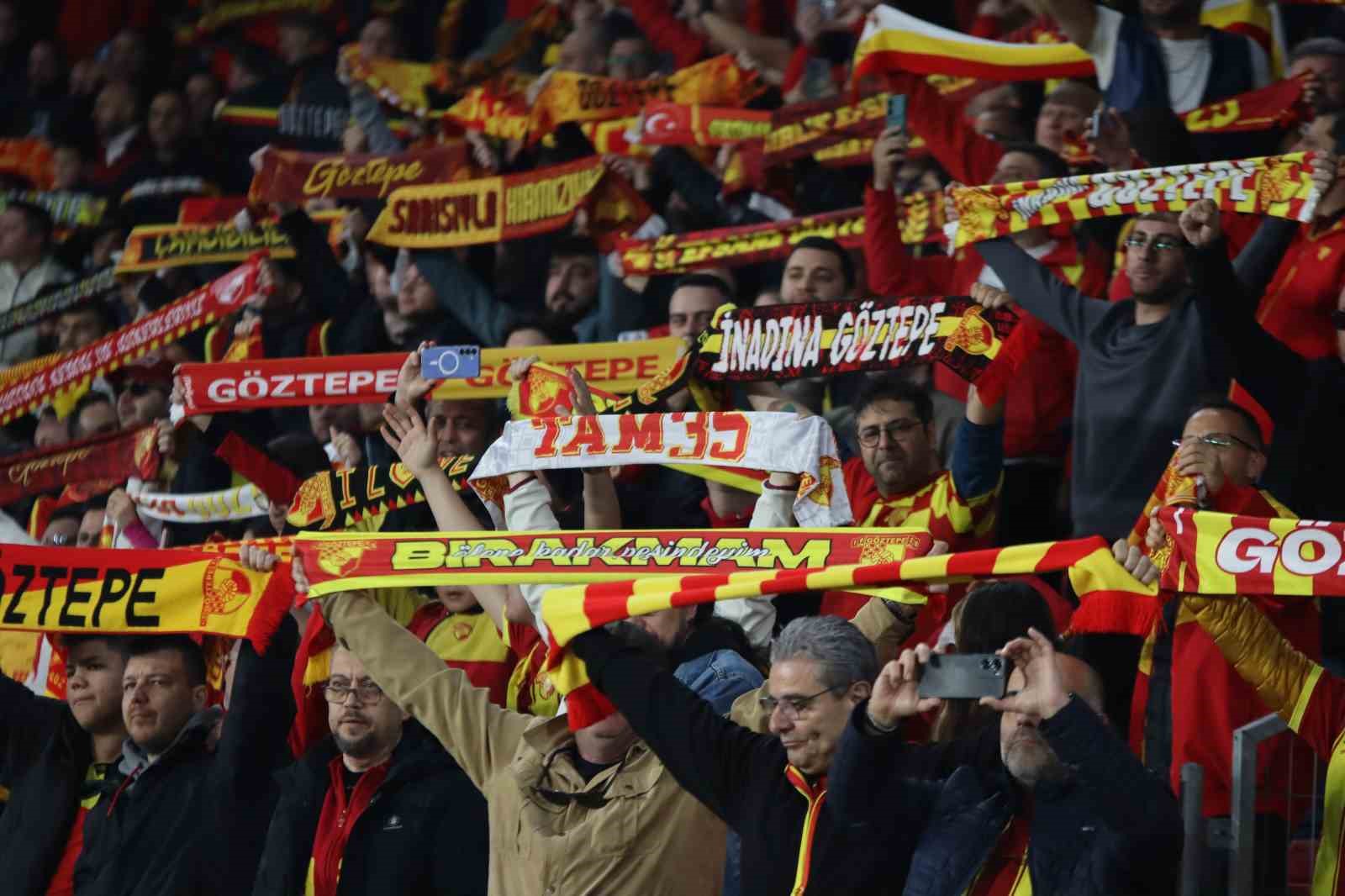 Trendyol Süper Lig: Göztepe: 1 - Alanyaspor: 1 (İlk yarı)
