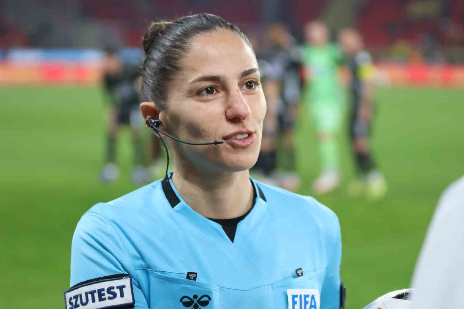 Trendyol Süper Lig: Göztepe: 1 - Alanyaspor: 1 (İlk yarı)
