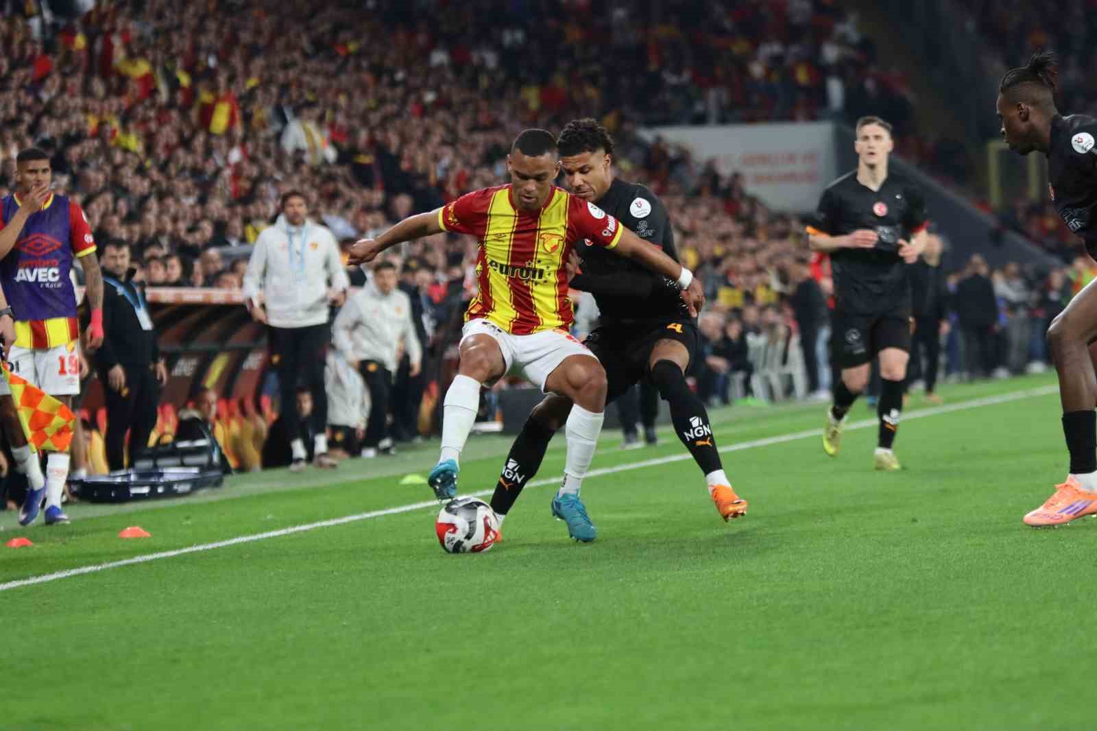 Trendyol Süper Lig: Göztepe: 1 - Galatasaray: 3 (Maç sonucu)
