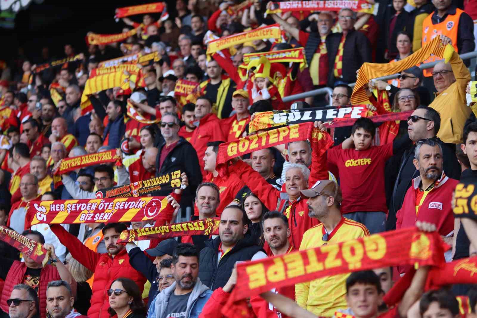 Trendyol Süper Lig: Göztepe: 1 - Kasımpaşa: 1 (İlk Yarı)
Trendyol Süper Lig: Göztepe: 1 - Kasımpaşa: 1 (İlk Yarı)