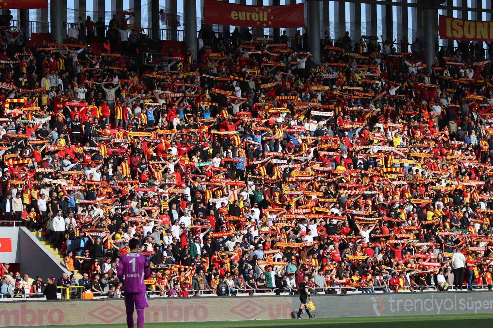 Trendyol Süper Lig: Göztepe: 1 - Kasımpaşa: 1 (İlk Yarı)
Trendyol Süper Lig: Göztepe: 1 - Kasımpaşa: 1 (İlk Yarı)
