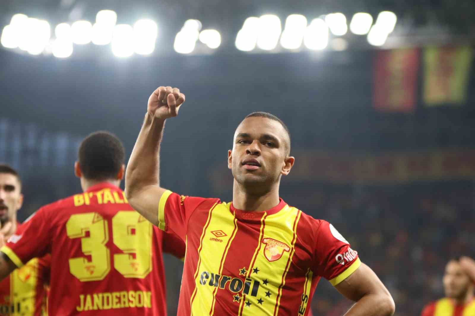 Trendyol Süper Lig: Göztepe: 2 - Antalyaspor: 0 (İlk yarı)
