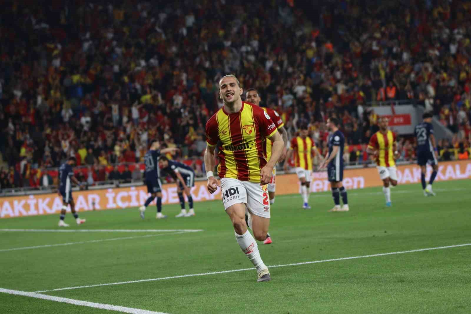 Trendyol Süper Lig: Göztepe: 2 - Antalyaspor: 0 (İlk yarı)
