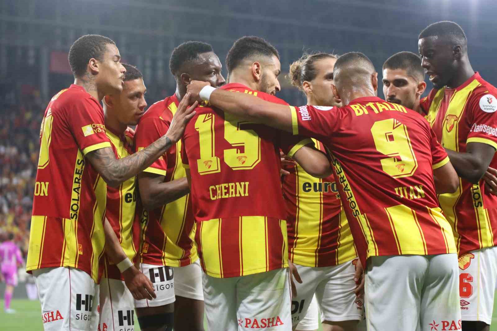 Trendyol Süper Lig: Göztepe: 2 - Antalyaspor: 0 (İlk yarı)
