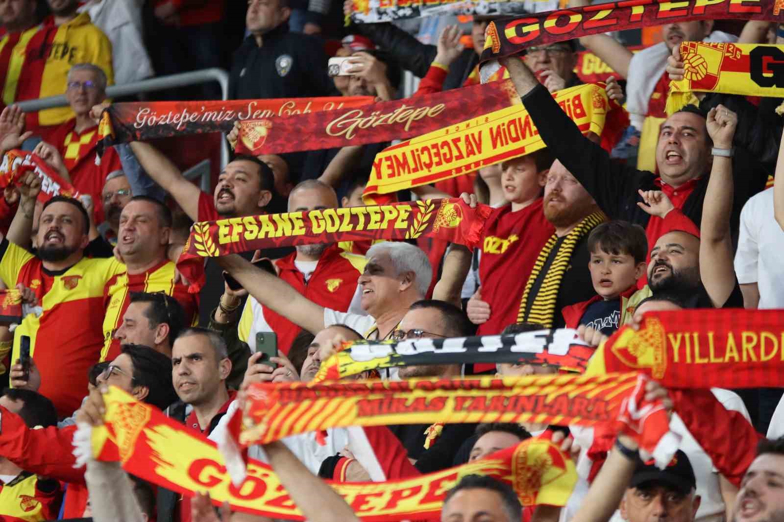 Trendyol Süper Lig: Göztepe: 2 - Antalyaspor: 0 (İlk yarı)
