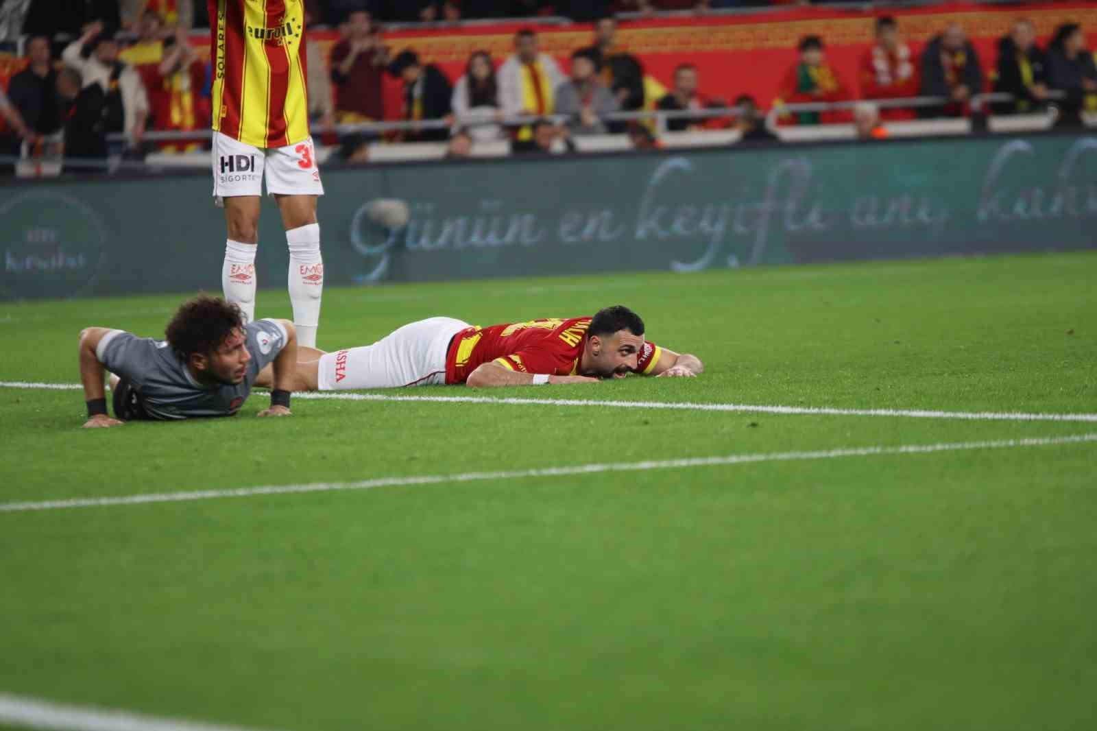 Trendyol Süper Lig: Göztepe: 2 - Fatih Karagümrük: 1 (İlk yarı)
