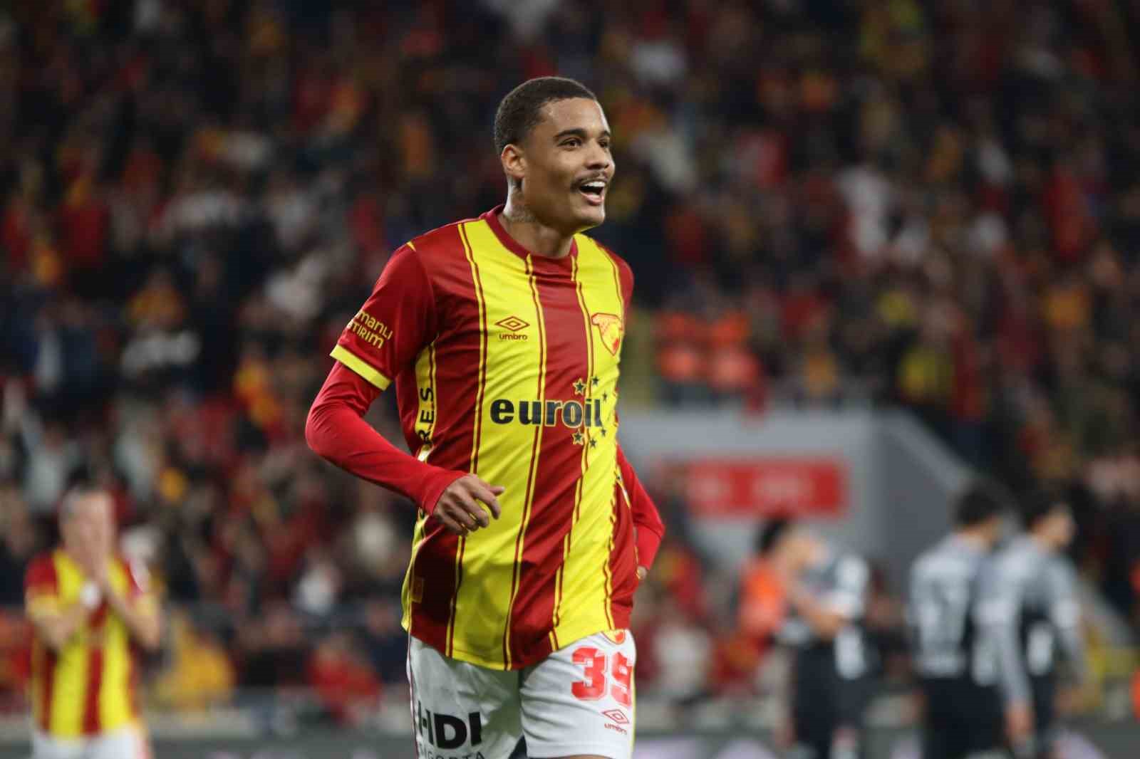 Trendyol Süper Lig: Göztepe: 2 - Fatih Karagümrük: 1 (İlk yarı)
