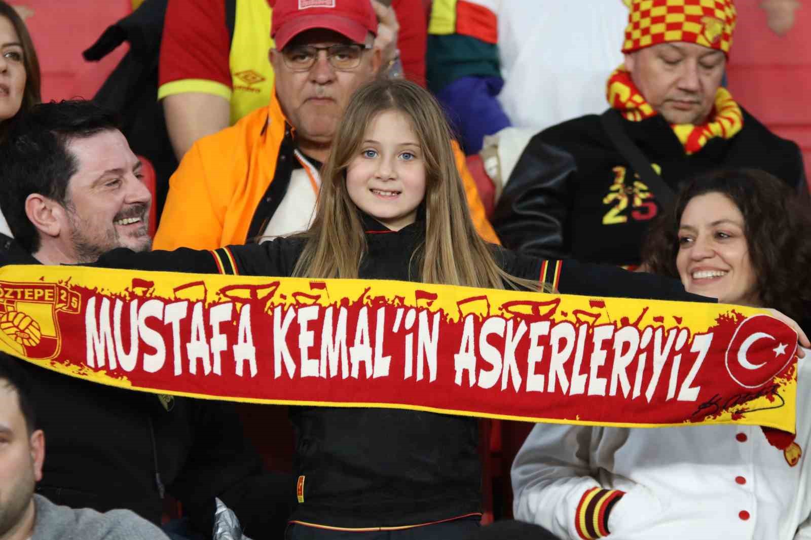 Trendyol Süper Lig: Göztepe: 2 - Fatih Karagümrük: 1 (İlk yarı)
