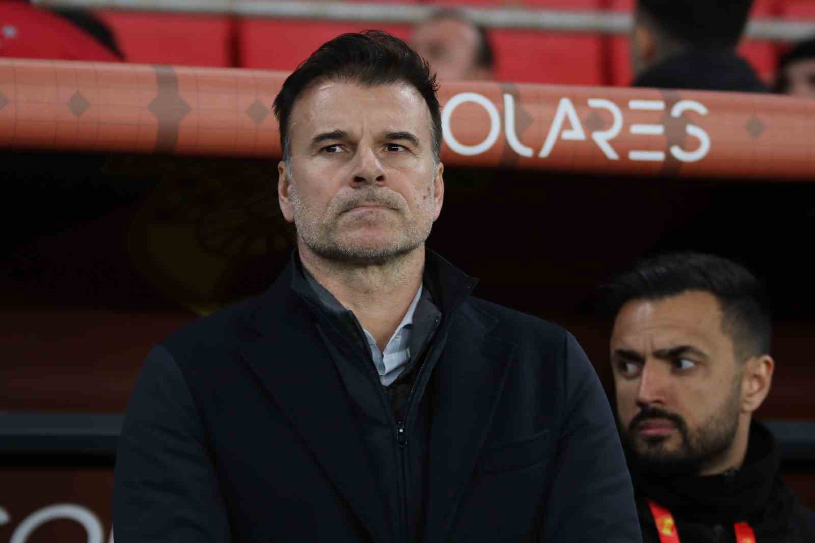 Trendyol Süper Lig: Göztepe: 2 - Fatih Karagümrük: 1 (İlk yarı)
