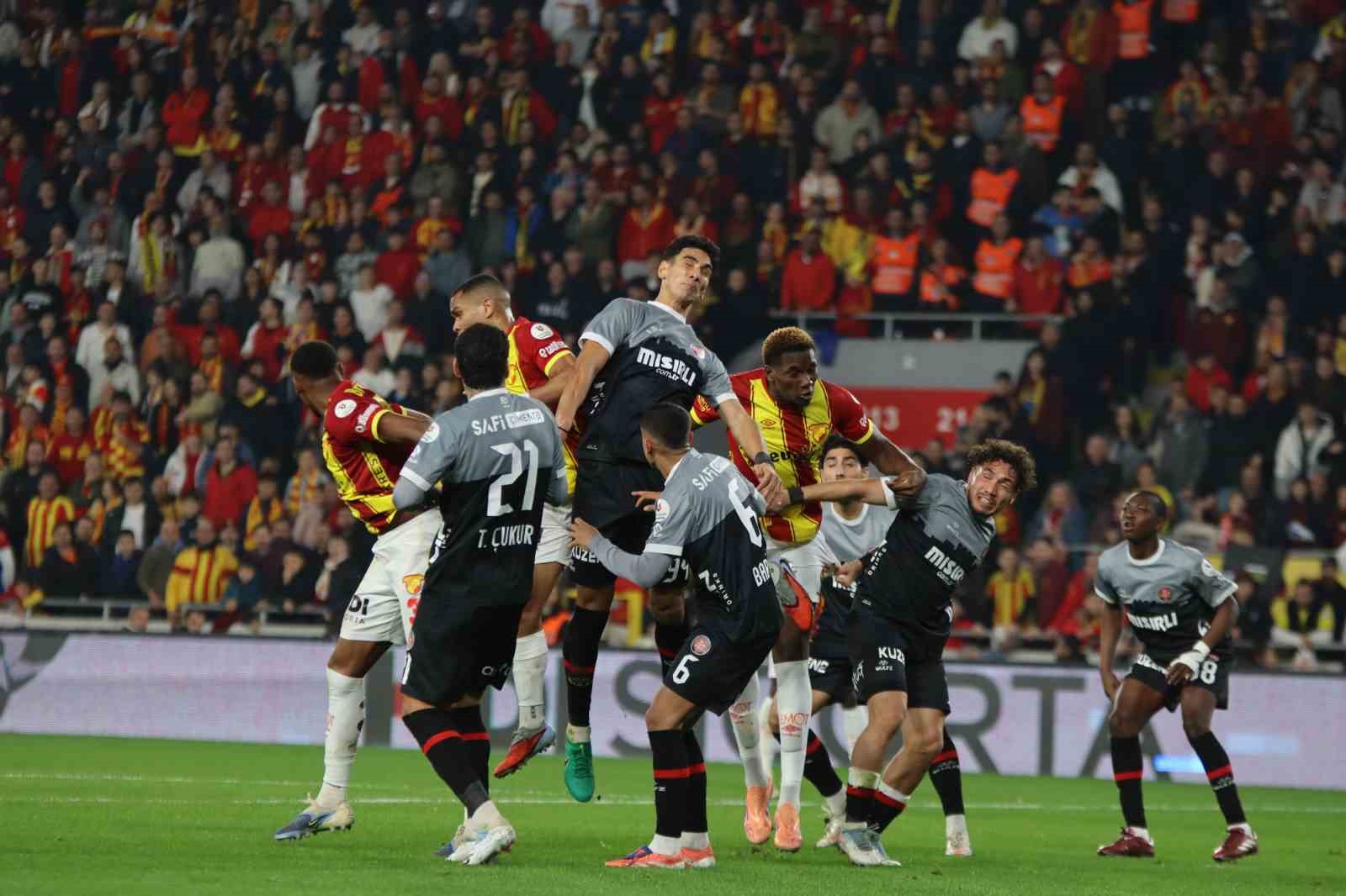 Trendyol Süper Lig: Göztepe: 2 - Fatih Karagümrük: 1 (Maç sonucu)

