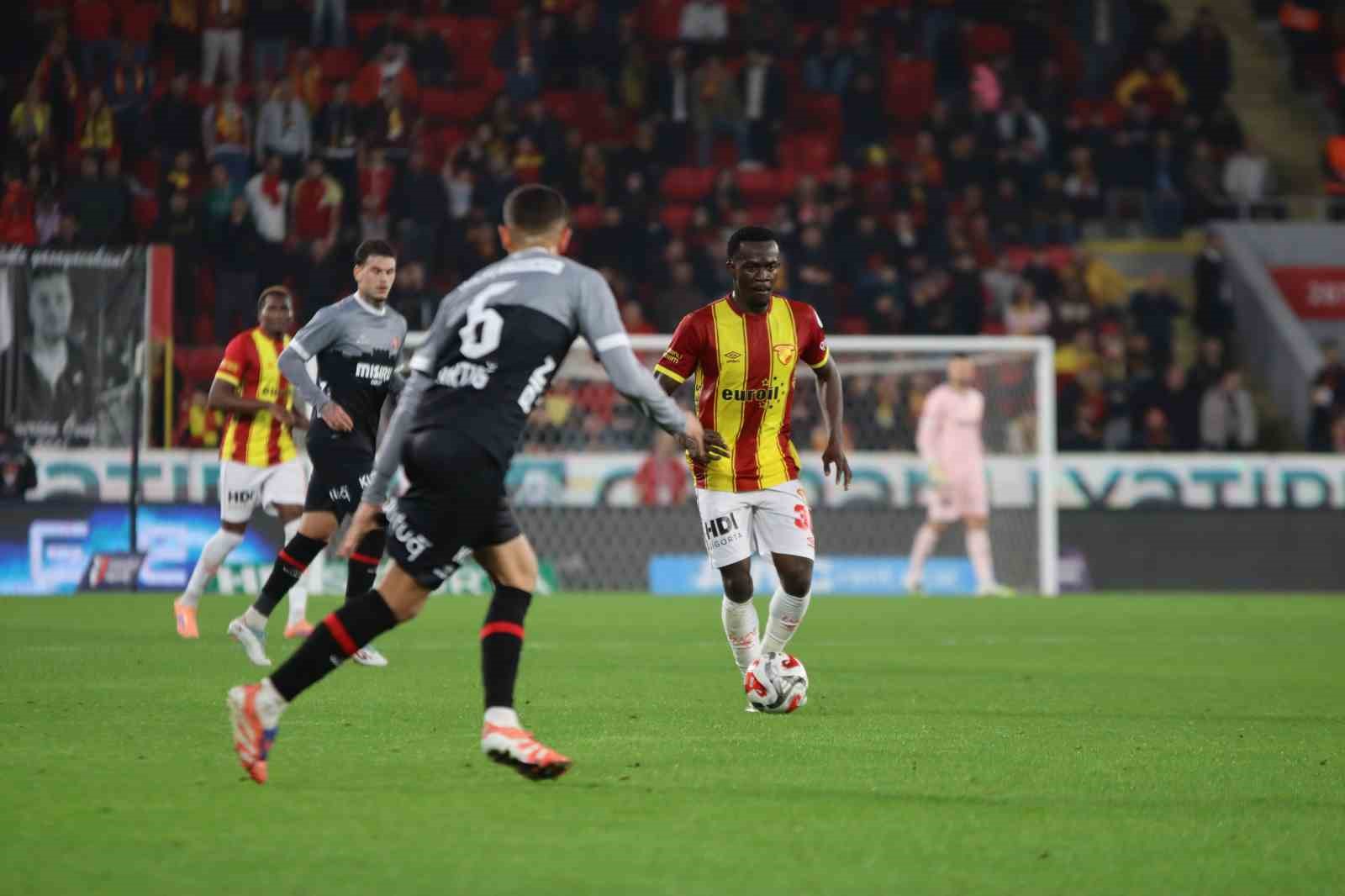 Trendyol Süper Lig: Göztepe: 2 - Fatih Karagümrük: 1 (Maç sonucu)
