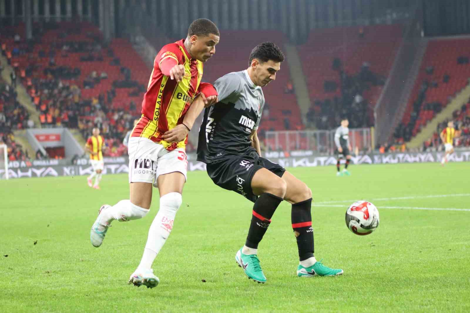 Trendyol Süper Lig: Göztepe: 2 - Fatih Karagümrük: 1 (Maç sonucu)
