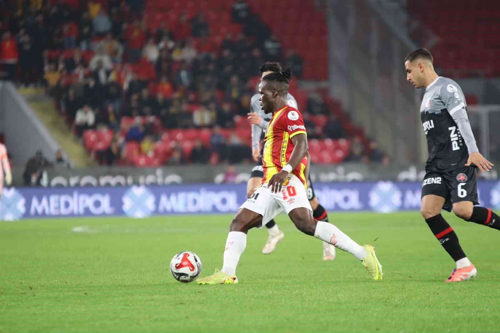 Trendyol Süper Lig: Göztepe: 2 - Fatih Karagümrük: 1 (Maç sonucu)
