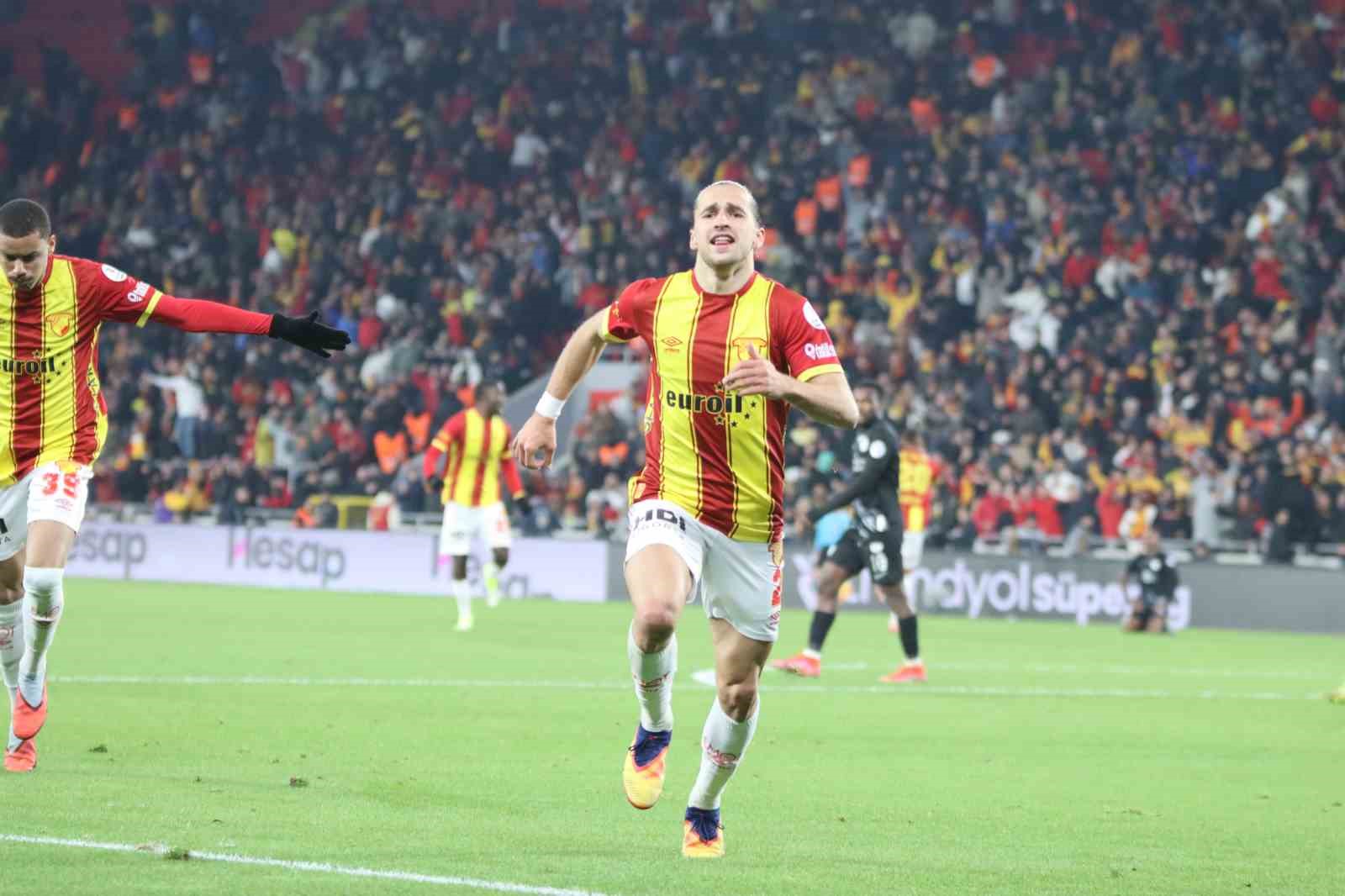 Trendyol Süper Lig: Göztepe: 3 - Çaykur Rizespor: 1 (Maç sonucu)
