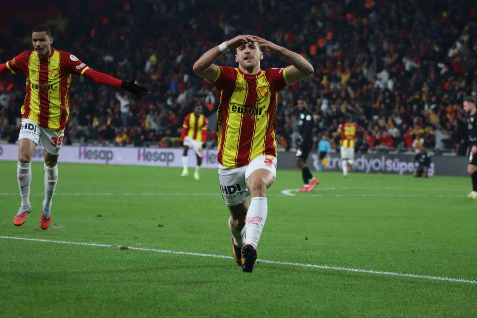 Trendyol Süper Lig: Göztepe: 3 - Çaykur Rizespor: 1 (Maç sonucu)
