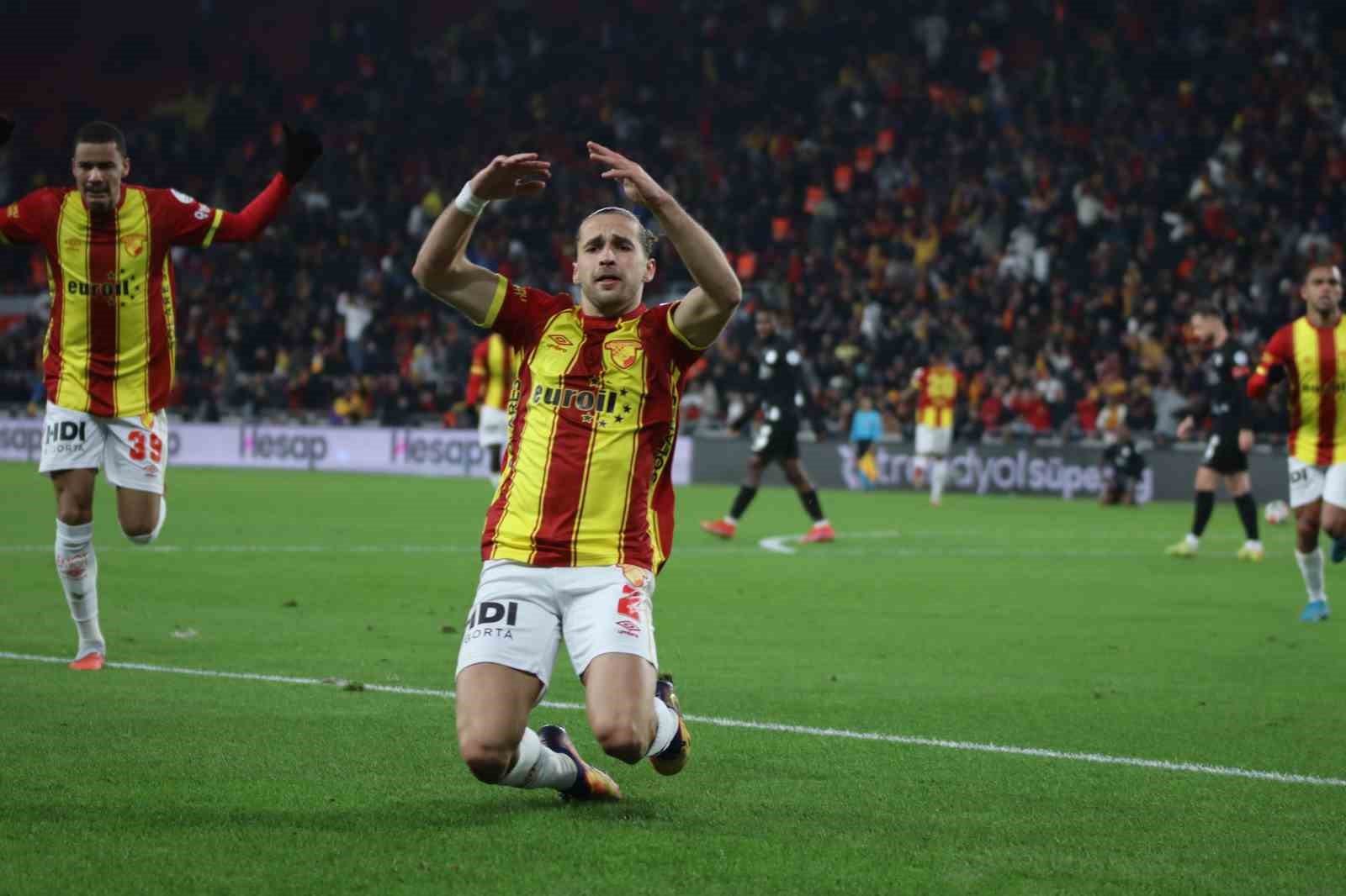 Trendyol Süper Lig: Göztepe: 3 - Çaykur Rizespor: 1 (Maç sonucu)
