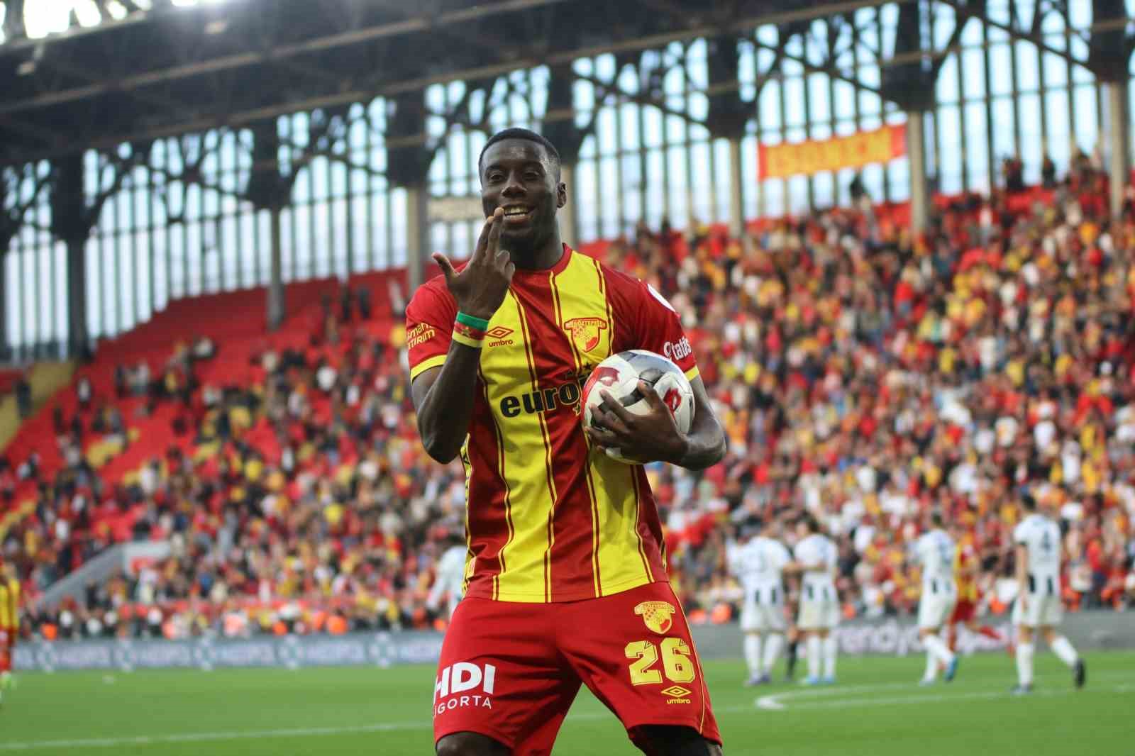 Trendyol Süper Lig: Göztepe: 3 - Kasımpaşa: 3 (Maç sonucu)
Trendyol Süper Lig: Göztepe: 3 - Kasımpaşa: 3 (Maç sonucu)