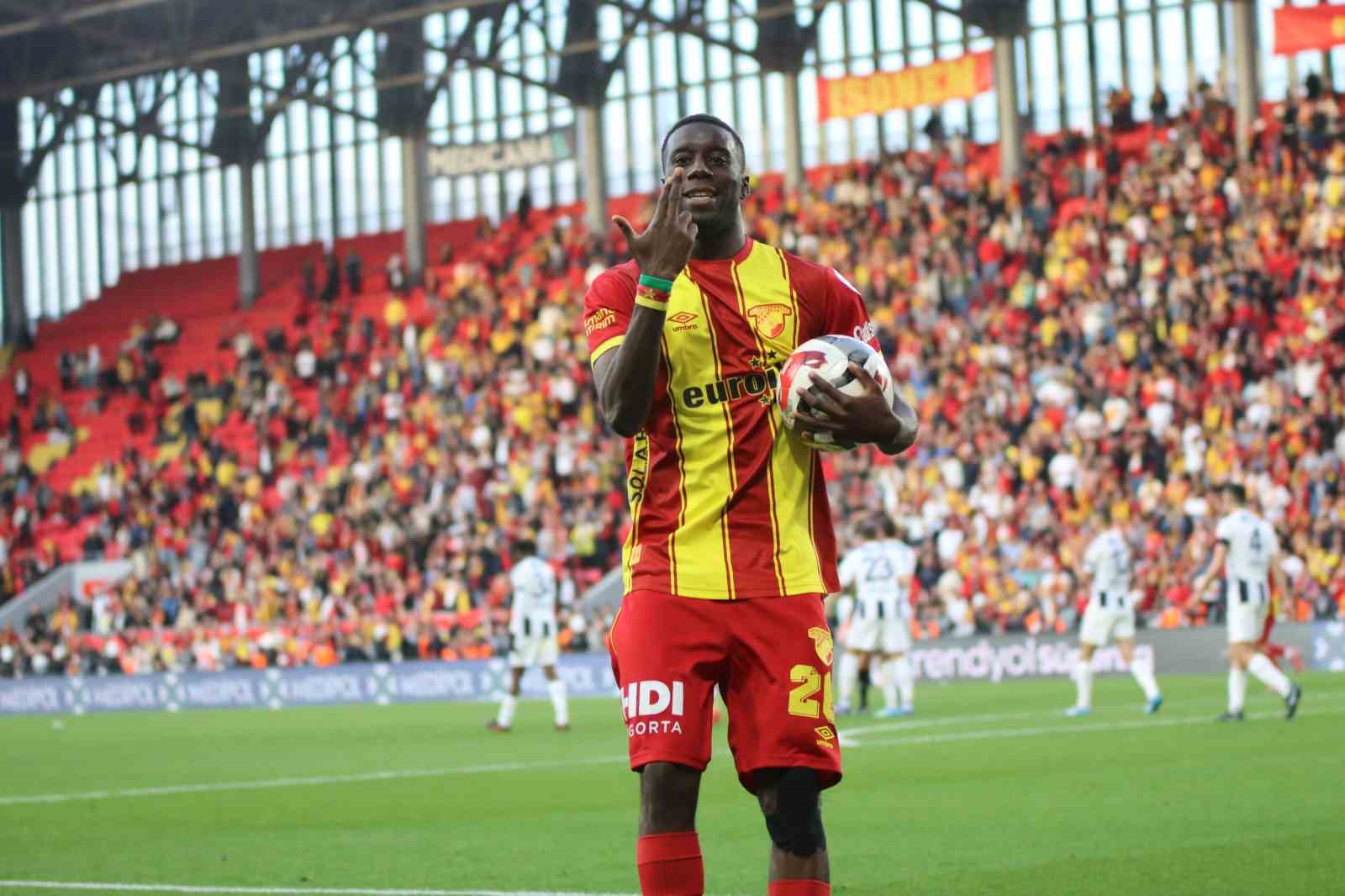 Trendyol Süper Lig: Göztepe: 3 - Kasımpaşa: 3 (Maç sonucu)
Trendyol Süper Lig: Göztepe: 3 - Kasımpaşa: 3 (Maç sonucu)