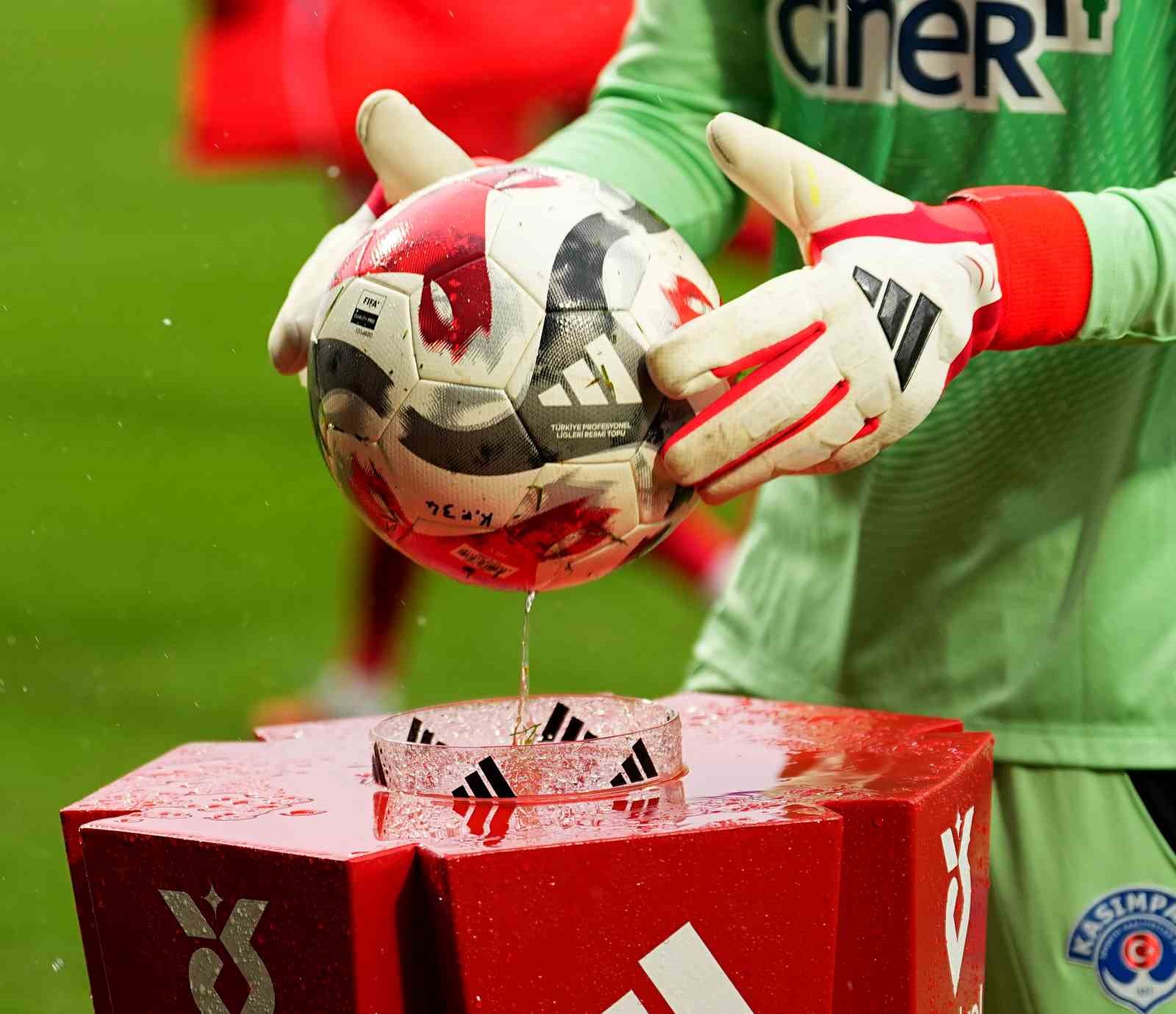 Trendyol Süper Lig: Kasımpaşa: 0 - Antalyaspor: 0 (Maç devam ediyor)
