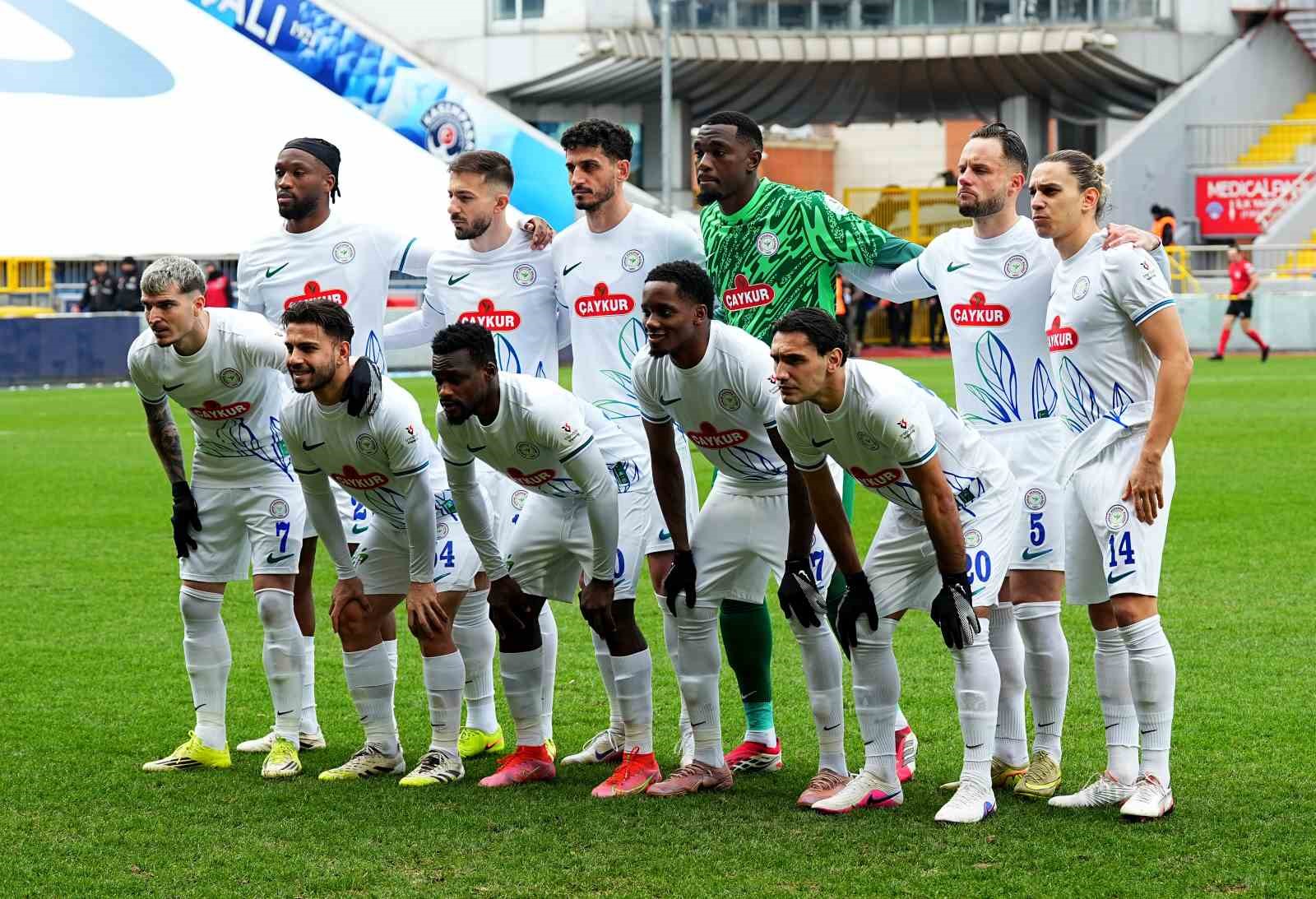 Trendyol Süper Lig: Kasımpaşa: 0 - Çaykur Rizespor: 0 (Maç devam ediyor)
