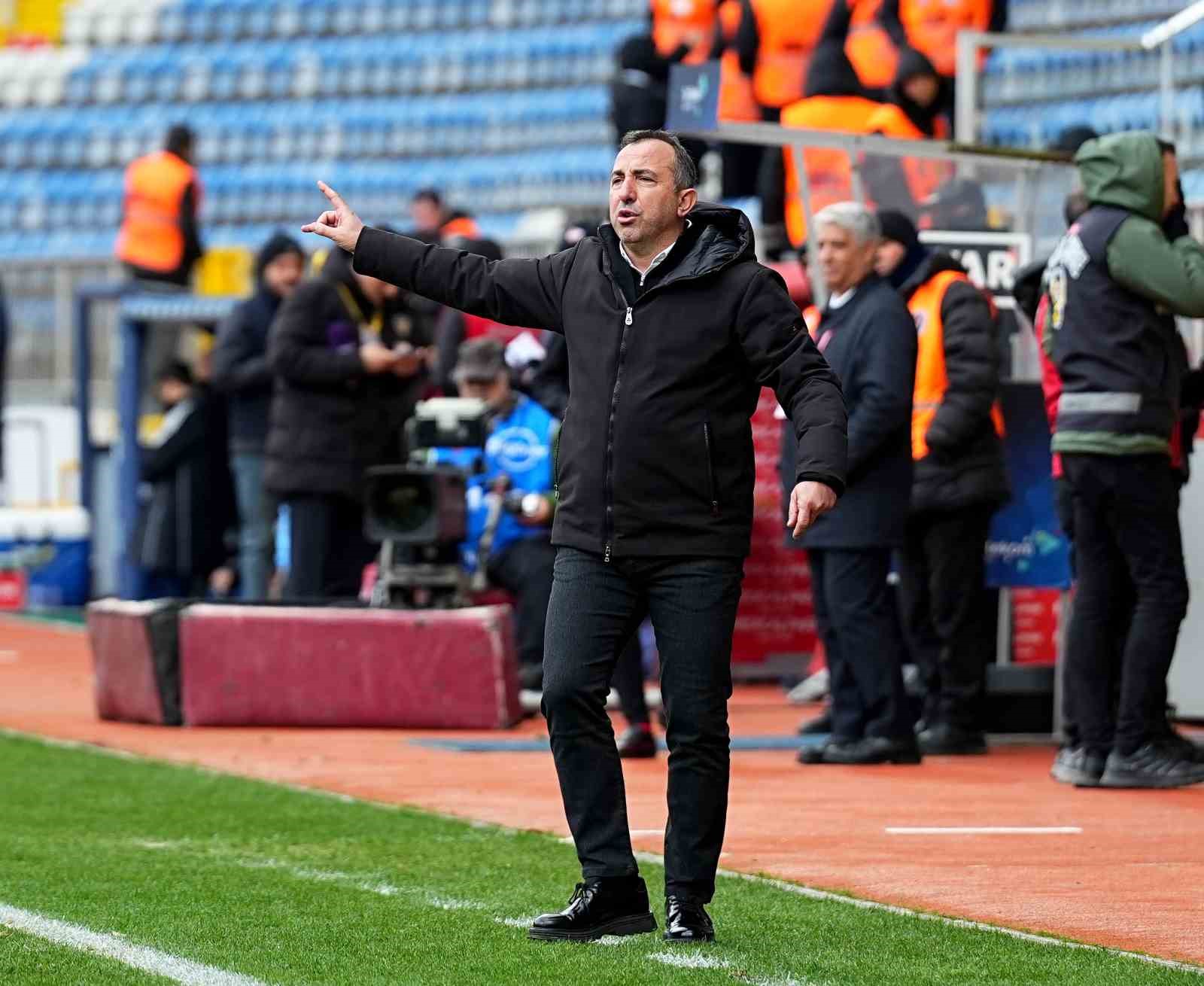 Trendyol Süper Lig: Kasımpaşa: 0 - Çaykur Rizespor: 1 (İlk yarı)
