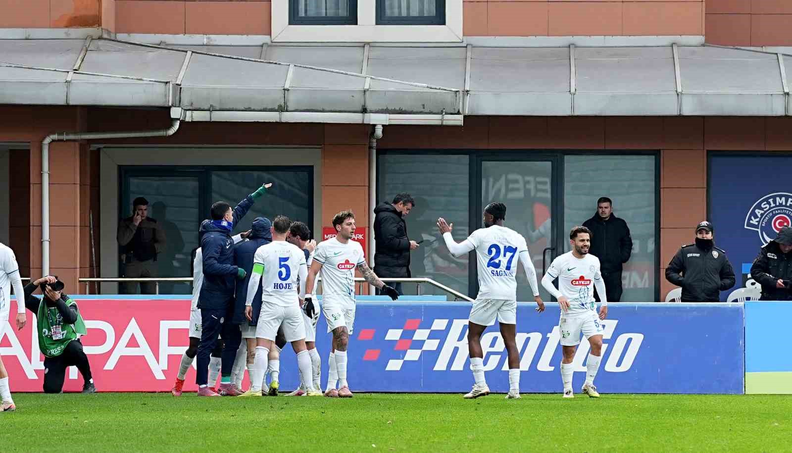 Trendyol Süper Lig: Kasımpaşa: 0 - Çaykur Rizespor: 3 (Maç sonucu)
Trendyol Süper Lig: Kasımpaşa: 0 - Çaykur Rizespor: 3 (Maç sonucu)