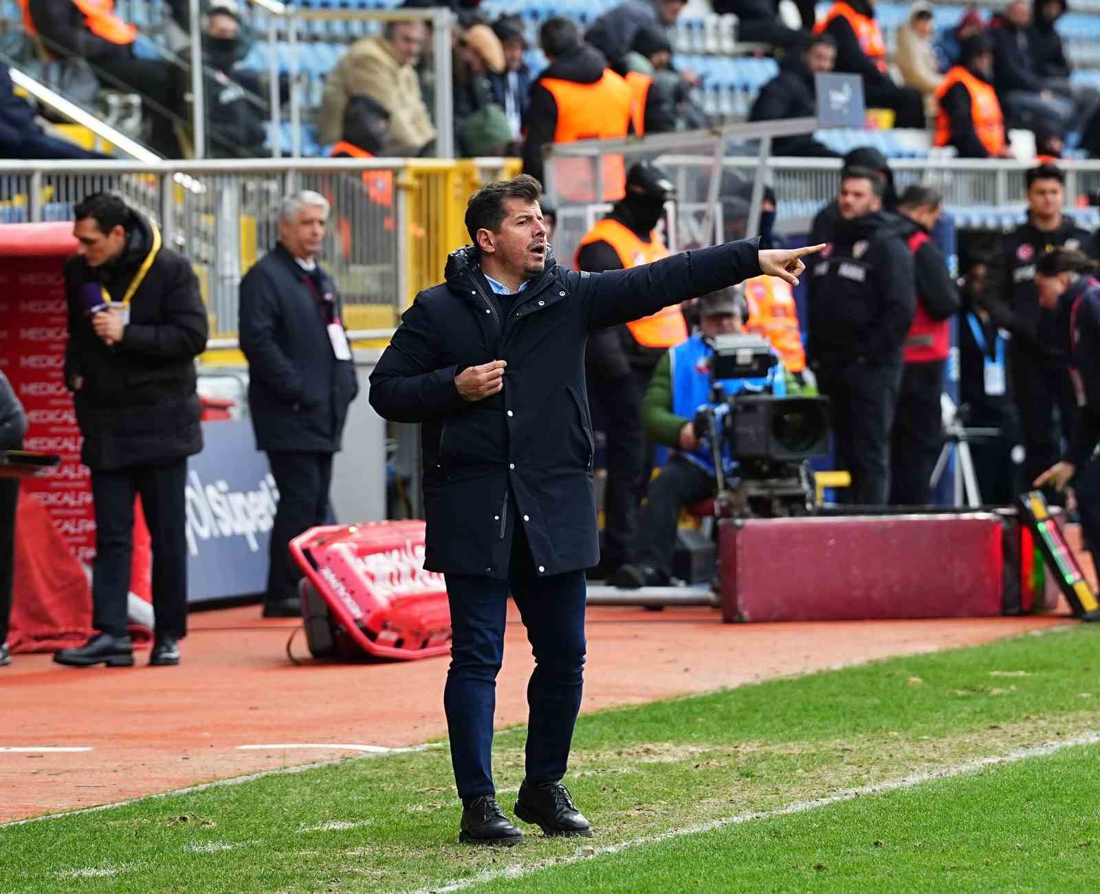 Trendyol Süper Lig: Kasımpaşa: 0 - Çaykur Rizespor: 3 (Maç sonucu)
Trendyol Süper Lig: Kasımpaşa: 0 - Çaykur Rizespor: 3 (Maç sonucu)