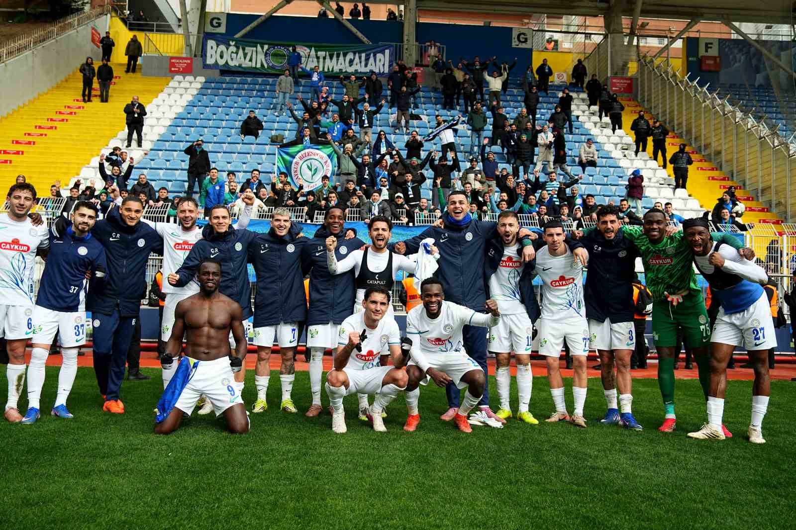 Trendyol Süper Lig: Kasımpaşa: 0 - Çaykur Rizespor: 3 (Maç sonucu)
Trendyol Süper Lig: Kasımpaşa: 0 - Çaykur Rizespor: 3 (Maç sonucu)