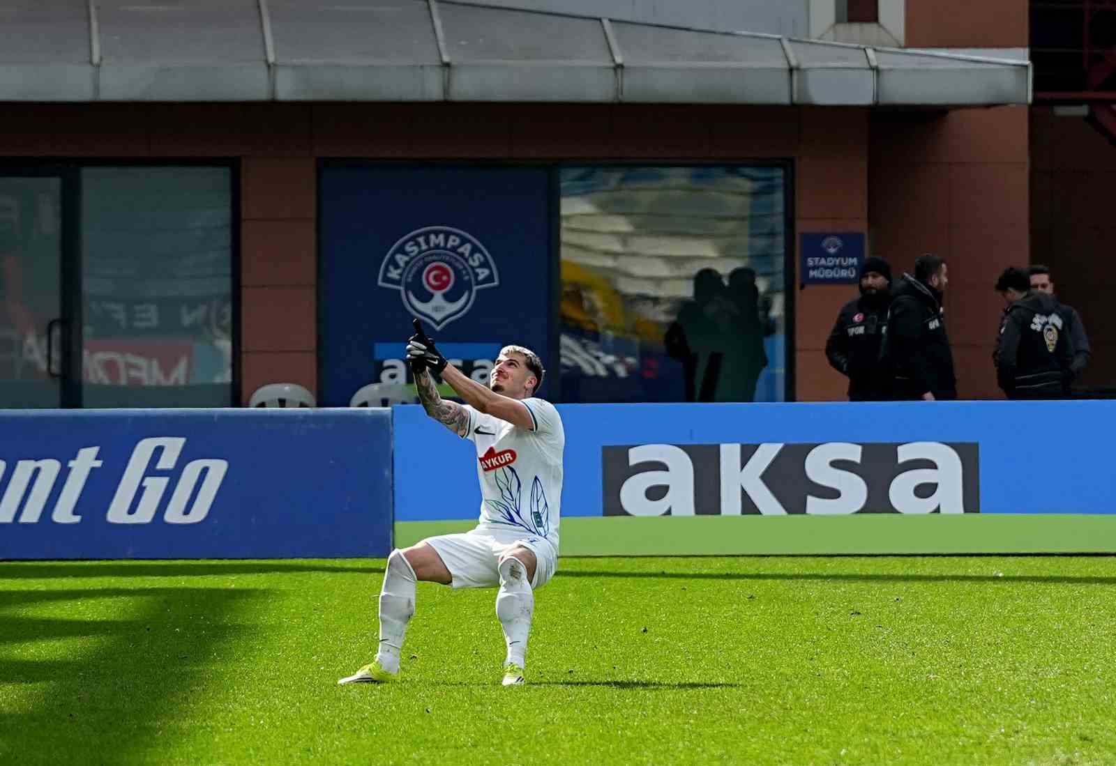 Trendyol Süper Lig: Kasımpaşa: 0 - Çaykur Rizespor: 3 (Maç sonucu)
Trendyol Süper Lig: Kasımpaşa: 0 - Çaykur Rizespor: 3 (Maç sonucu)