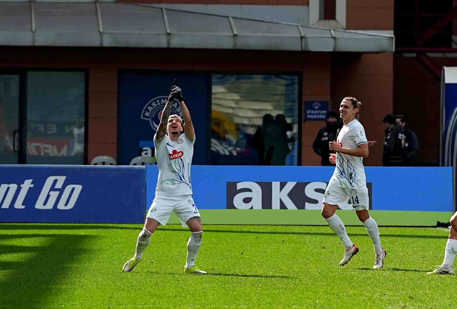 Trendyol Süper Lig: Kasımpaşa: 0 - Çaykur Rizespor: 3 (Maç sonucu)
Trendyol Süper Lig: Kasımpaşa: 0 - Çaykur Rizespor: 3 (Maç sonucu)