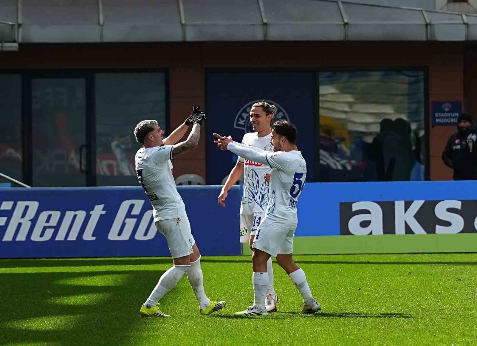 Trendyol Süper Lig: Kasımpaşa: 0 - Çaykur Rizespor: 3 (Maç sonucu)
Trendyol Süper Lig: Kasımpaşa: 0 - Çaykur Rizespor: 3 (Maç sonucu)