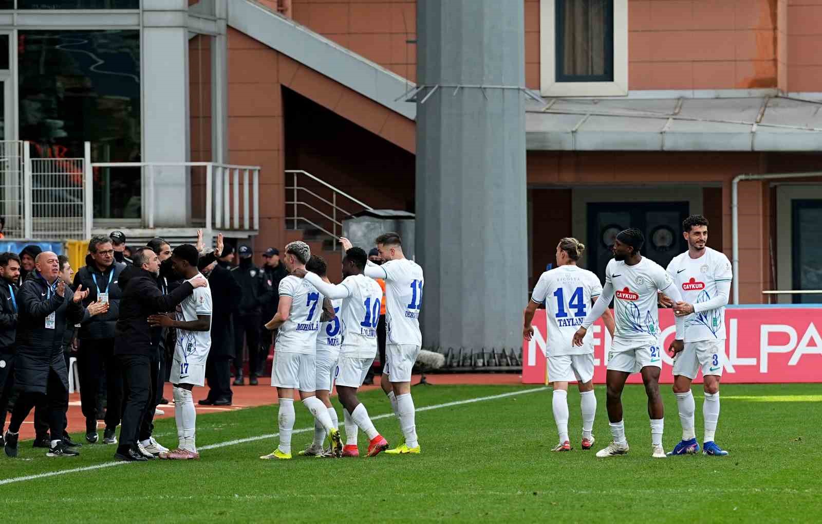 Trendyol Süper Lig: Kasımpaşa: 0 - Çaykur Rizespor: 3 (Maç sonucu)
Trendyol Süper Lig: Kasımpaşa: 0 - Çaykur Rizespor: 3 (Maç sonucu)