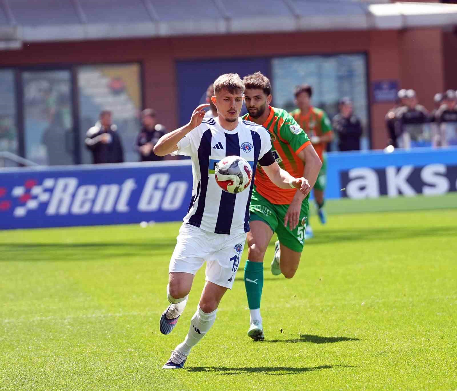 Trendyol Süper Lig: Kasımpaşa: 0 - Corendon Alanyaspor: 0 (Maç devam ediyor)
