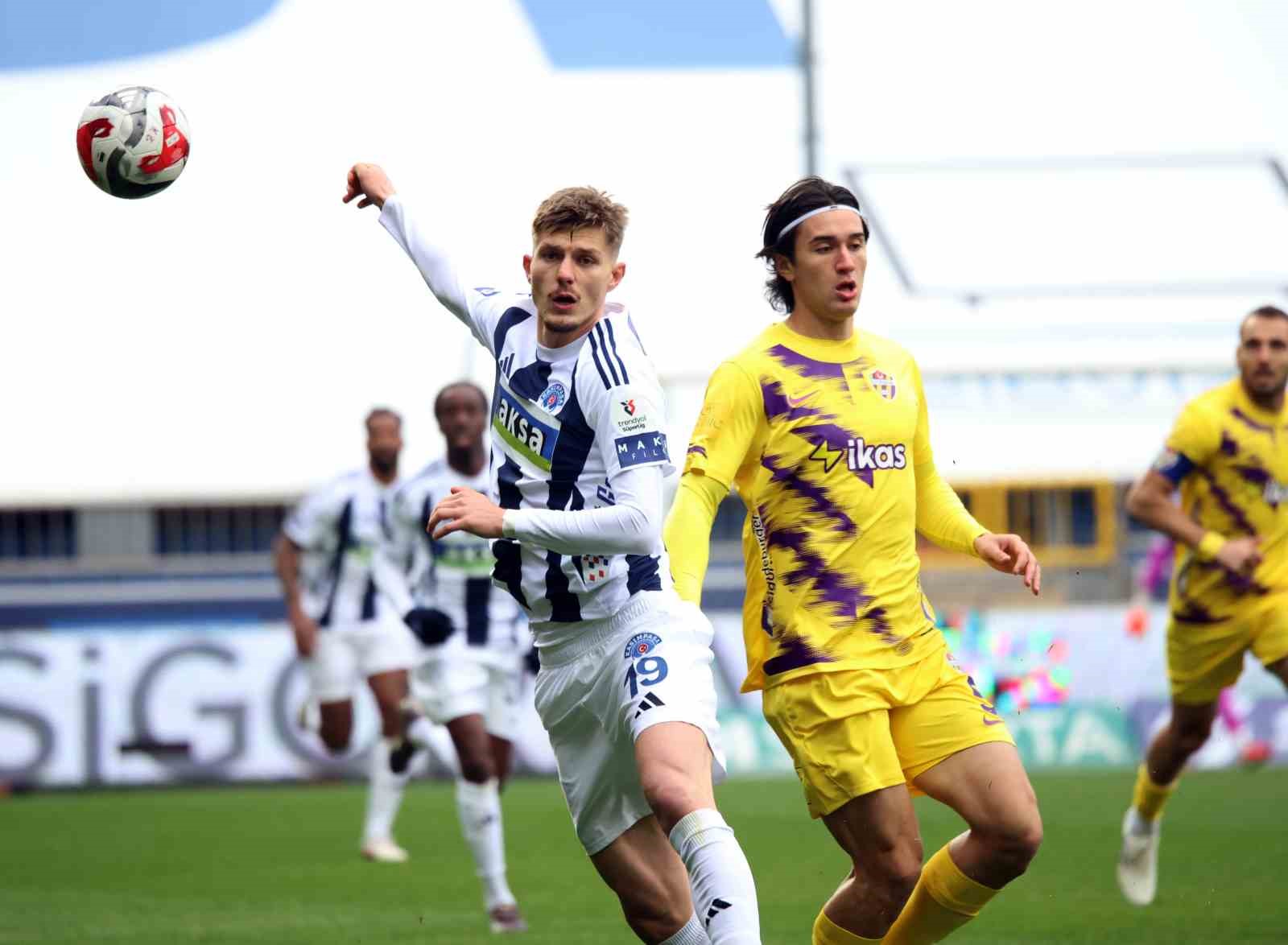 Trendyol Süper Lig: Kasımpaşa: 0 - Eyüpspor: 0 (Maç devam ediyor)
